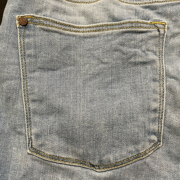 Judy Blue Shorts - Picture 5 of 10